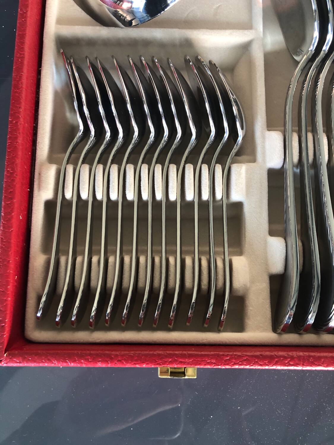 49 piece cutlery set Guy Degrenne