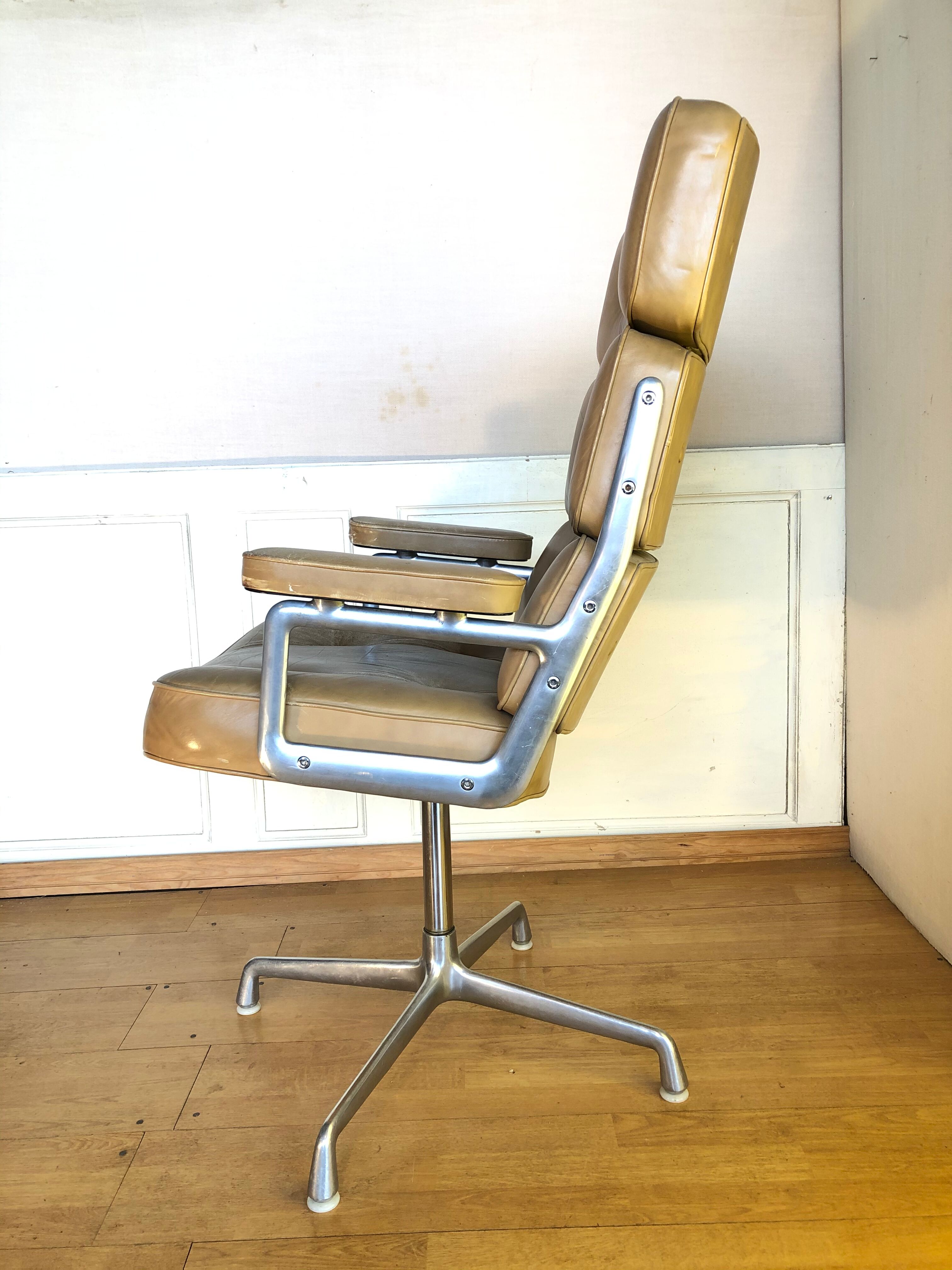 Armchair Lobby hightback eames Herman miller