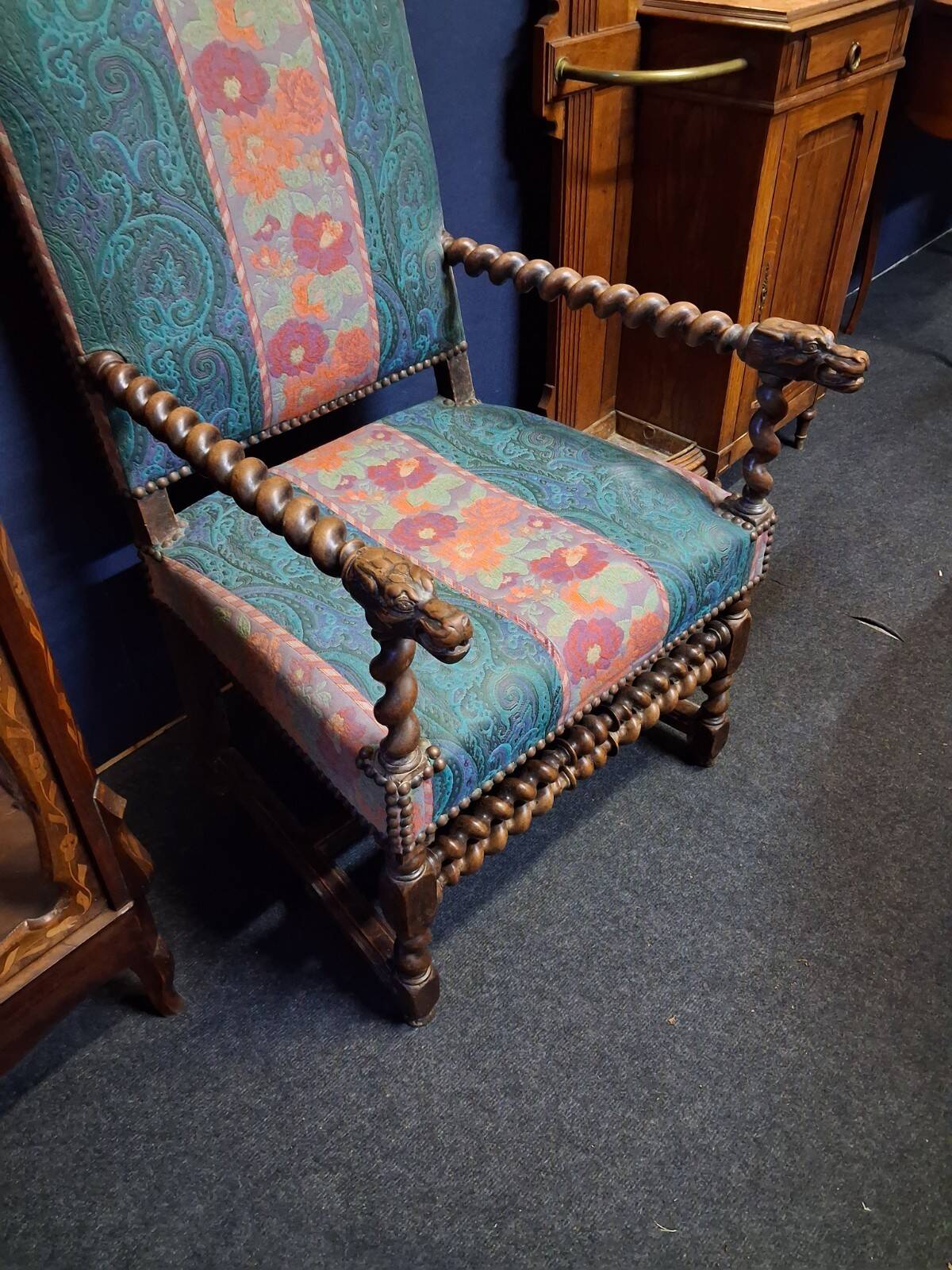 Pair of high-backed armchairs in turned wood – Carved armrests of
