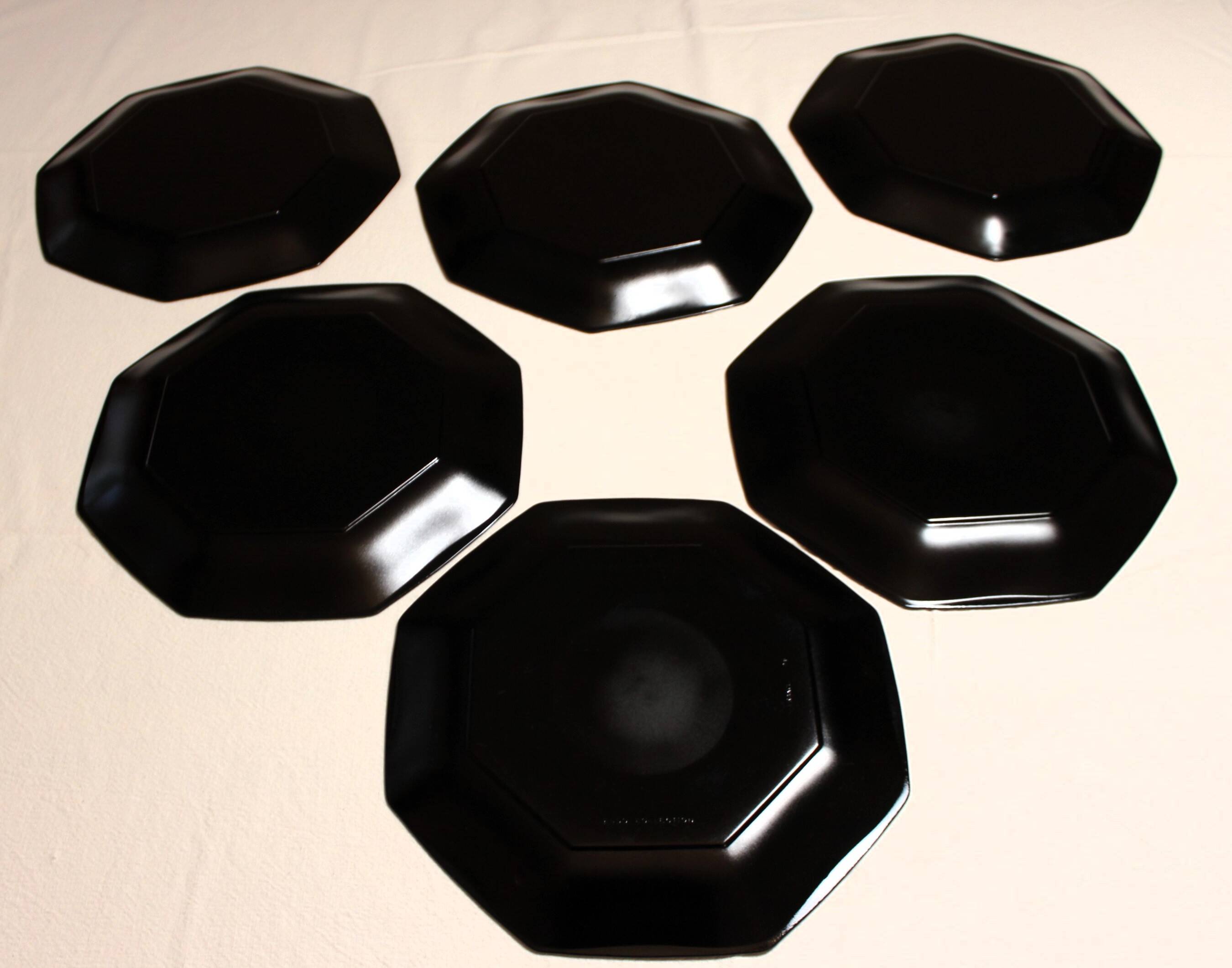 6 black Arcoroc "Octime" dinner plates (set 1)