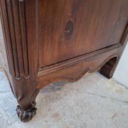 Louis XV style commode in solid walnut, 19th century rustic.