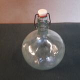 Small bottle in the shape of Lady Jane in blown glass