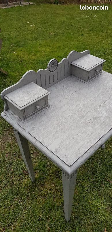Dressing table