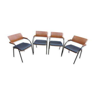 4 chaises de conférence