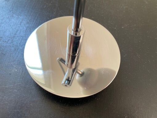 Adjustable spotlight in white porcelain habitat