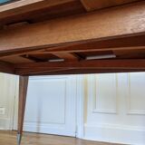Extendable dining table
