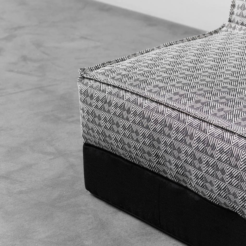 Poltrona in tessuto bonzo guzzetti aba anni ’70 vintage modernariato