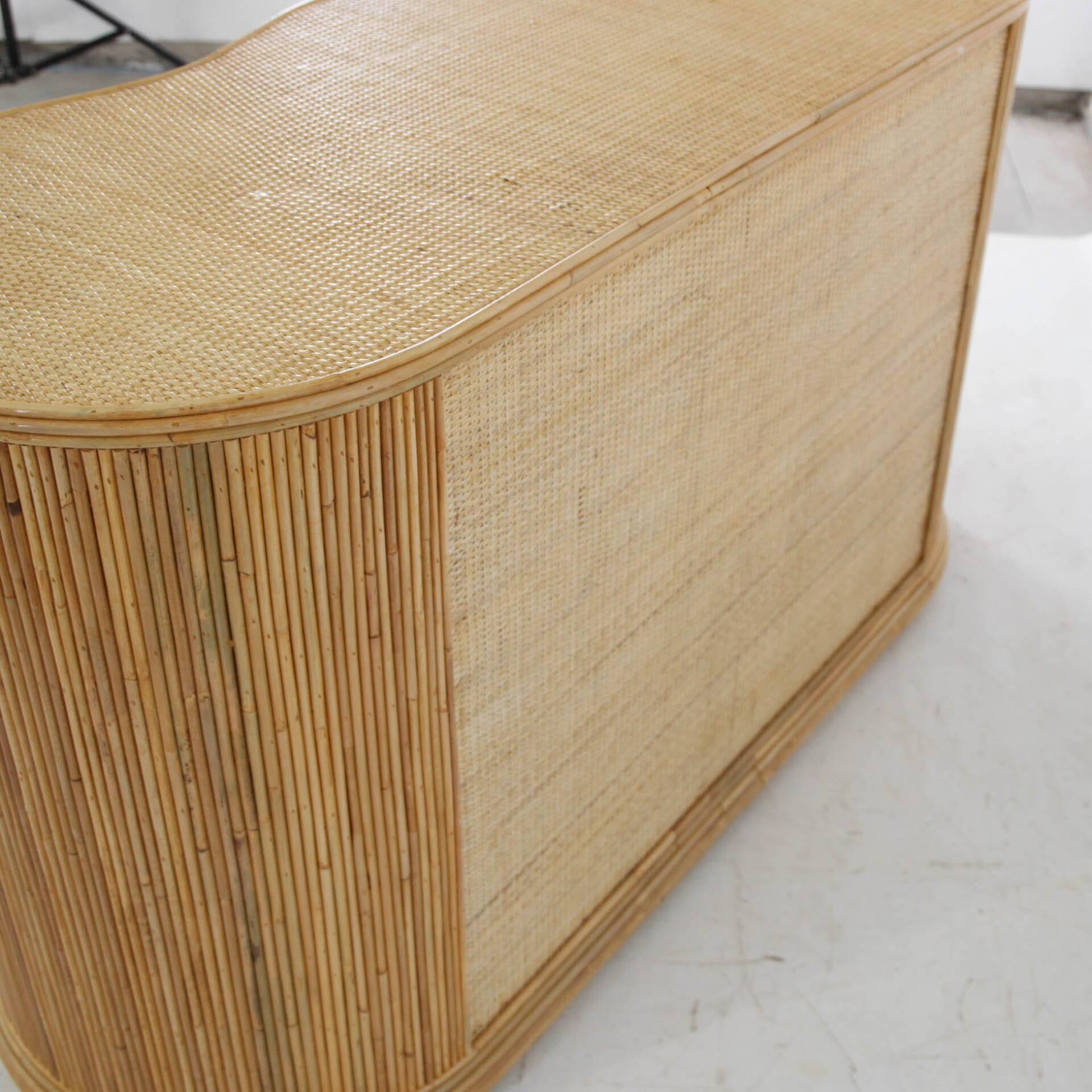 Commode « feuilles » en rotin 