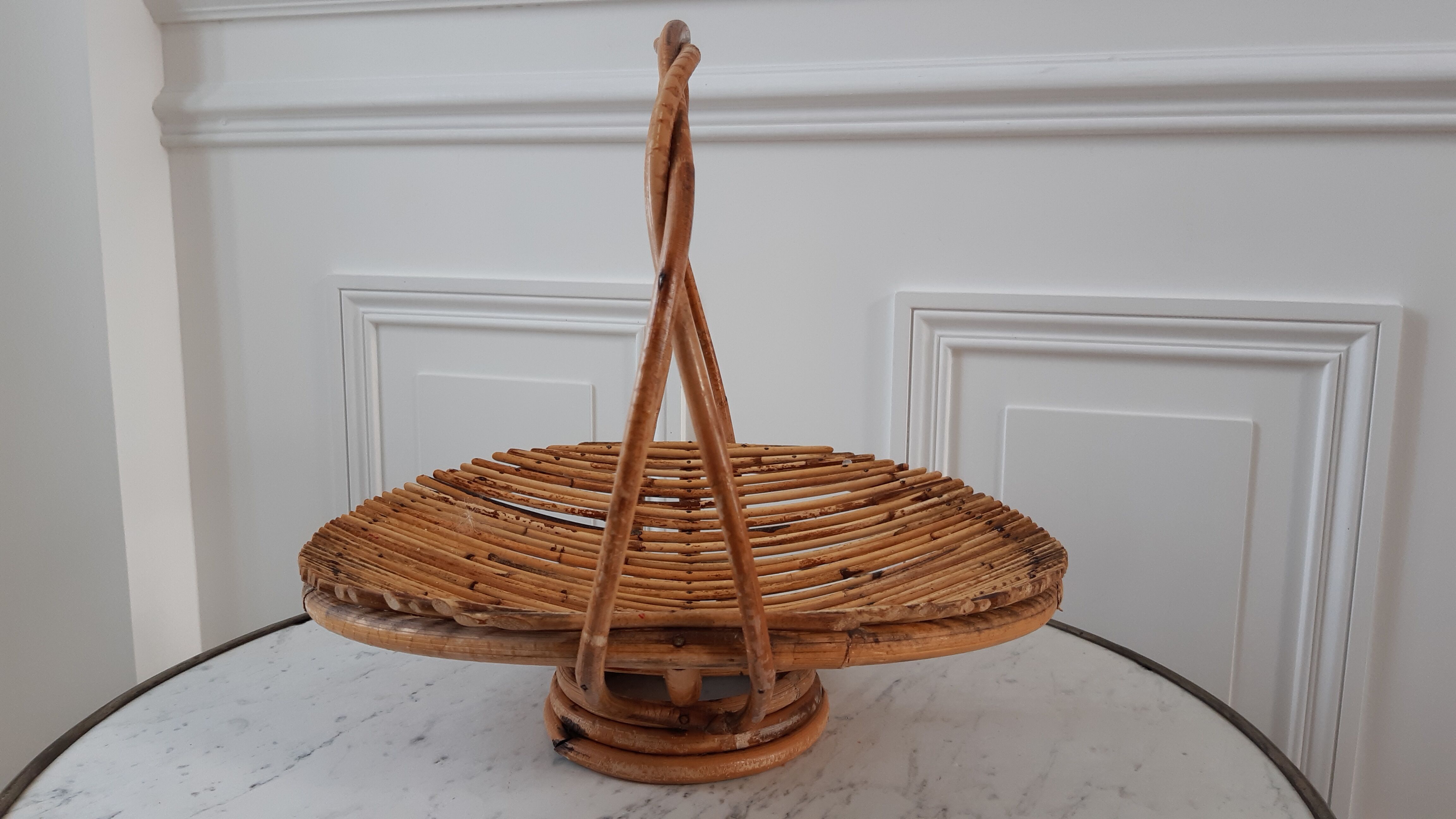 Vintage rattan fruit basket 70s