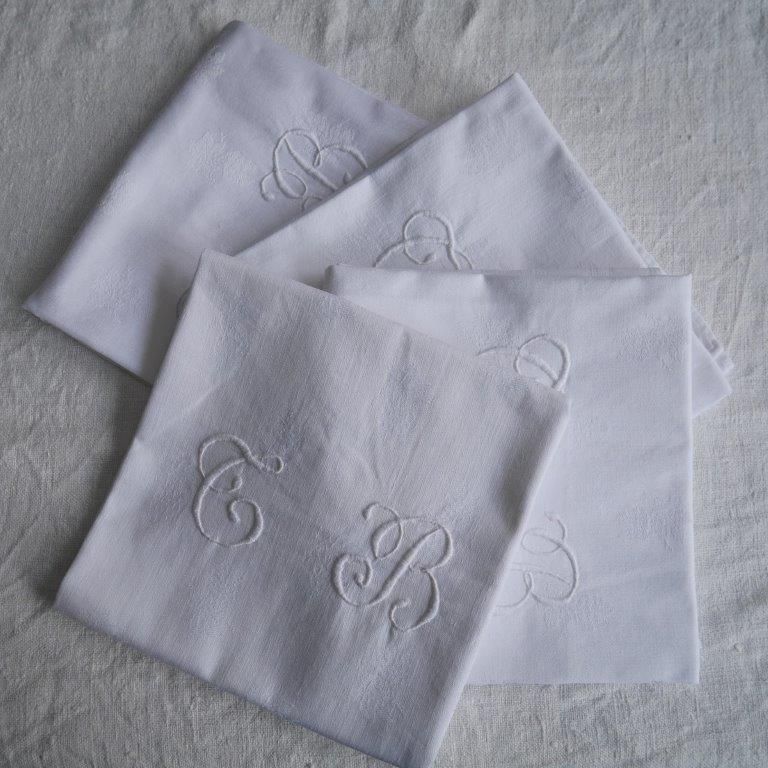 Set of 4 embroidered cotton towels MONOGRAMS TB