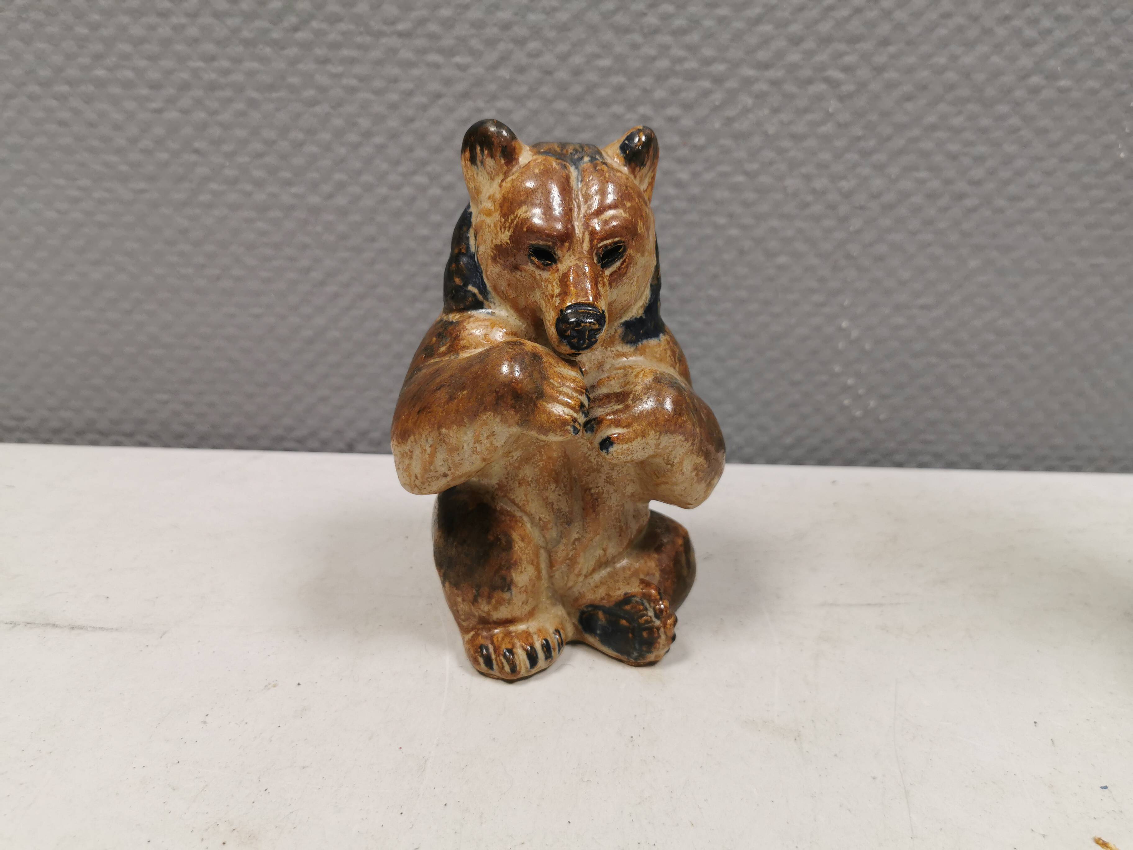 Beautiful ceramic bear by Arne Ingdam. Denmark, 1960s-70s.