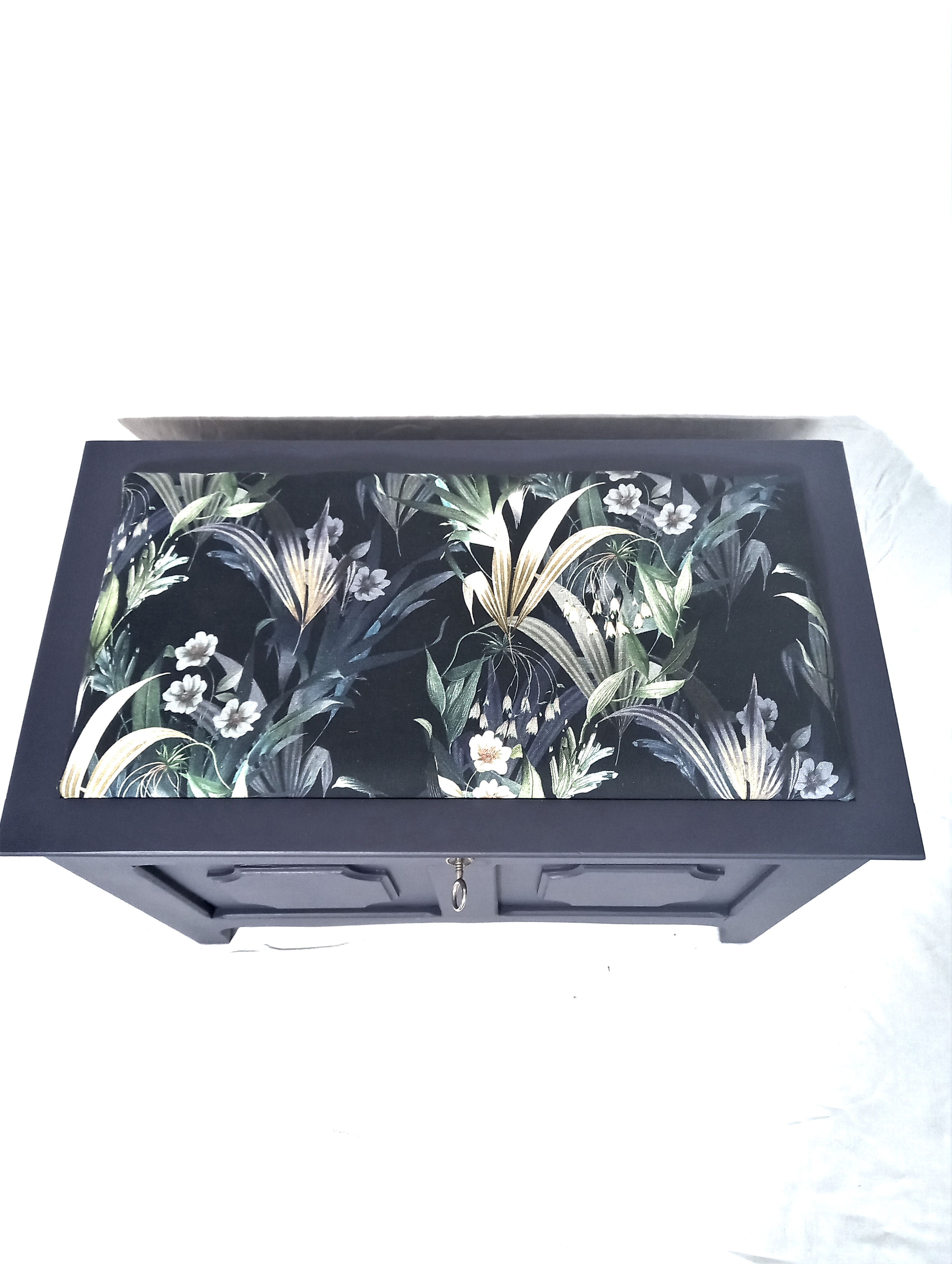 Chest in denim blue with seat top