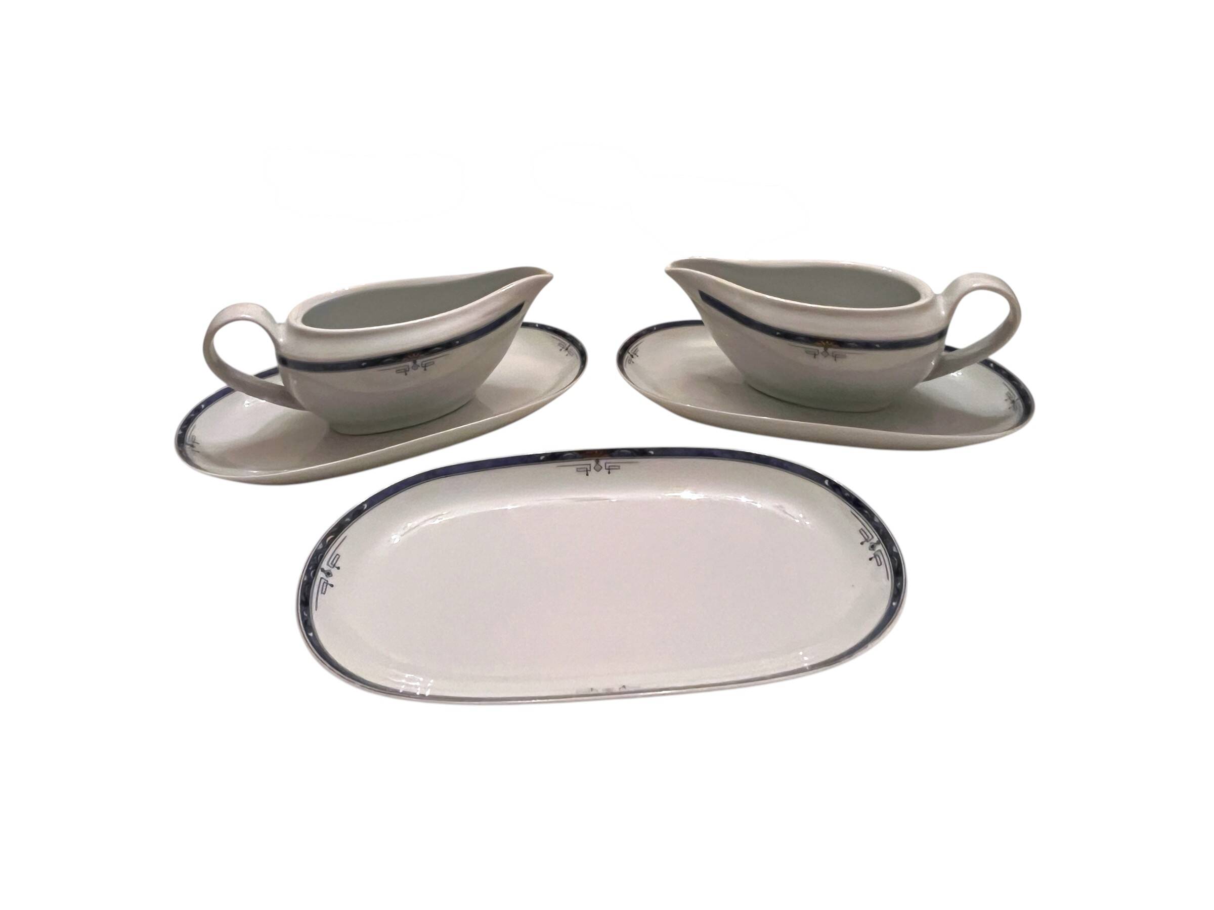 Tableware, complete 94-piece Limoges porcelain dinner service, 20th century