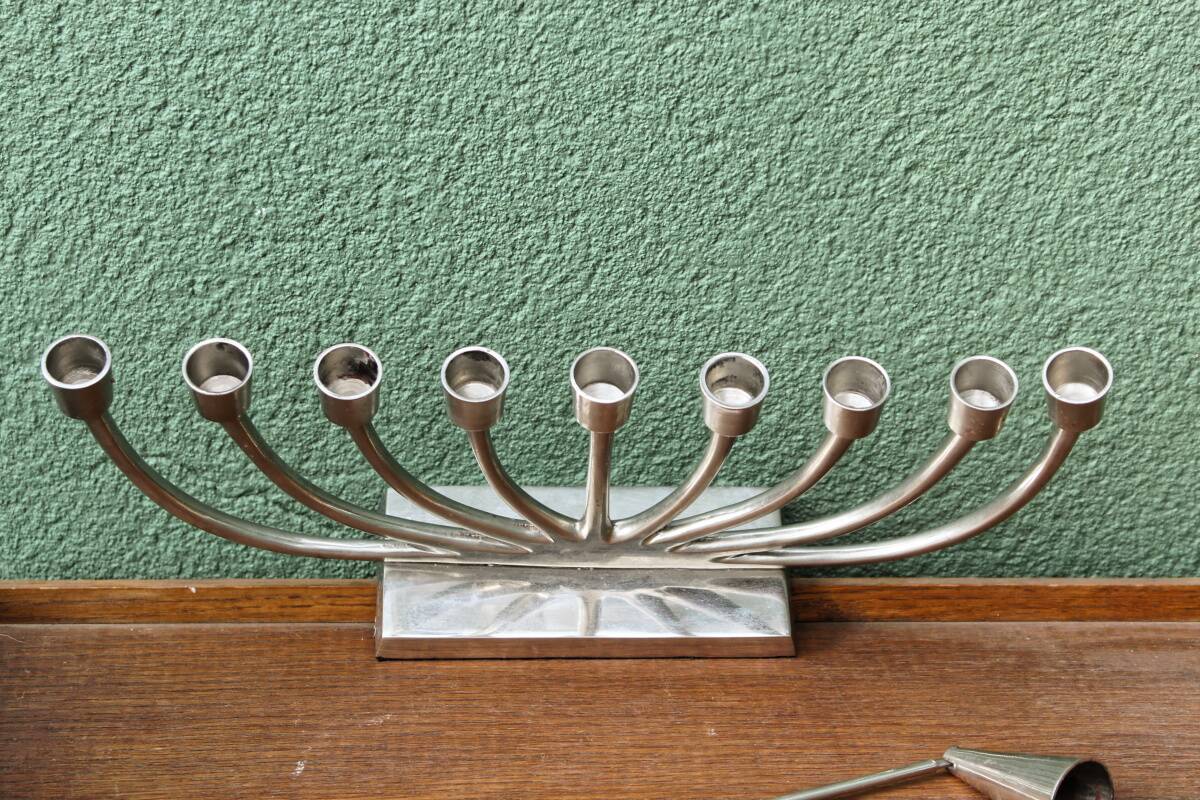 Candle holder with 9 branches in silver metal and speckled