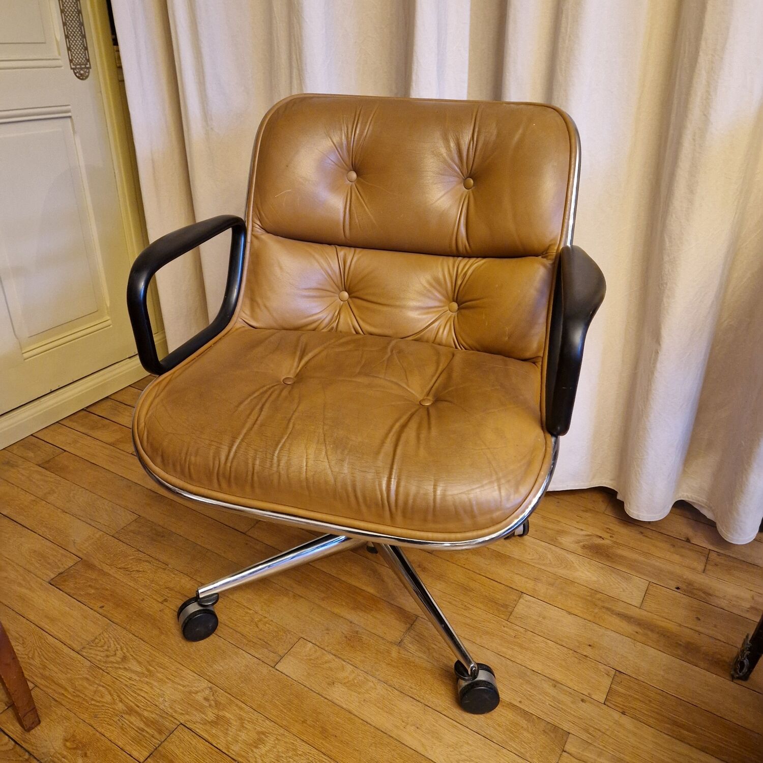 Charles Pollock leather office chair for Knoll