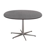 Table en frêne, design danois, années 1960, designer : Arne Jacobsen