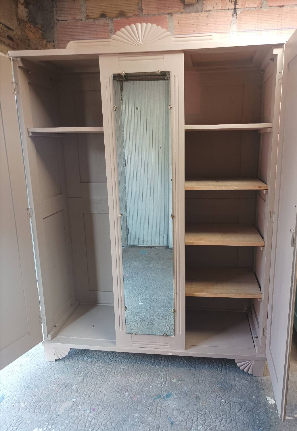 Vintage Art Deco 3-door wardrobe