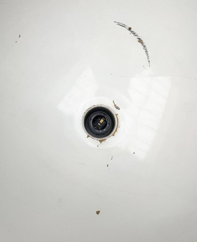 Postmodern Italian vintage brass suspension UFO model S-481 by Luci Italia, 1970s.