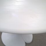 Tulip table