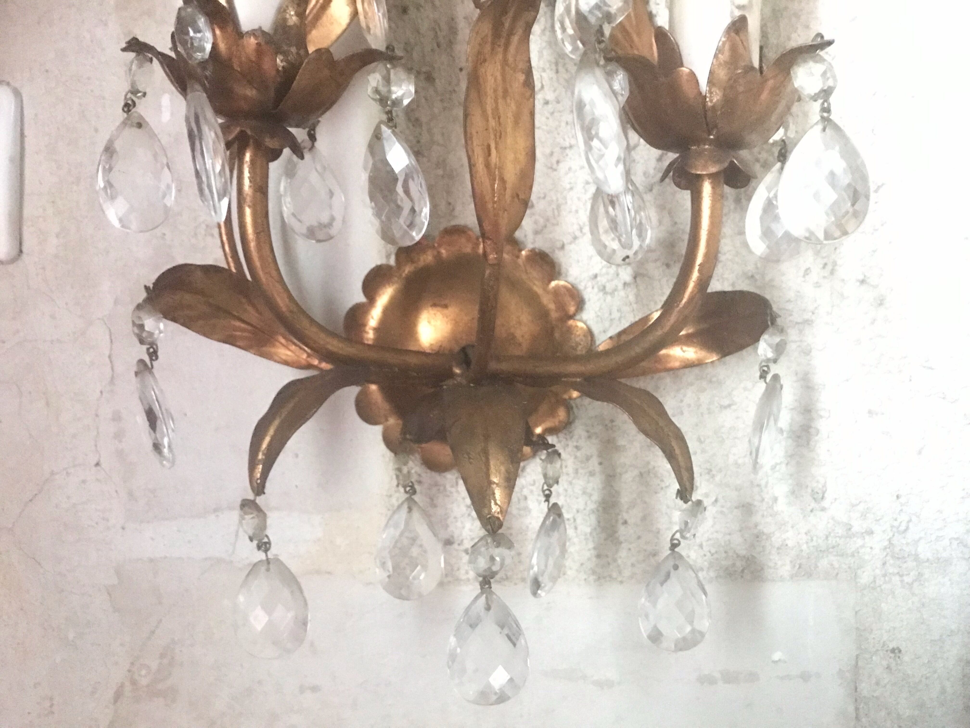 Wall lamp gold metal sheets and grapevines