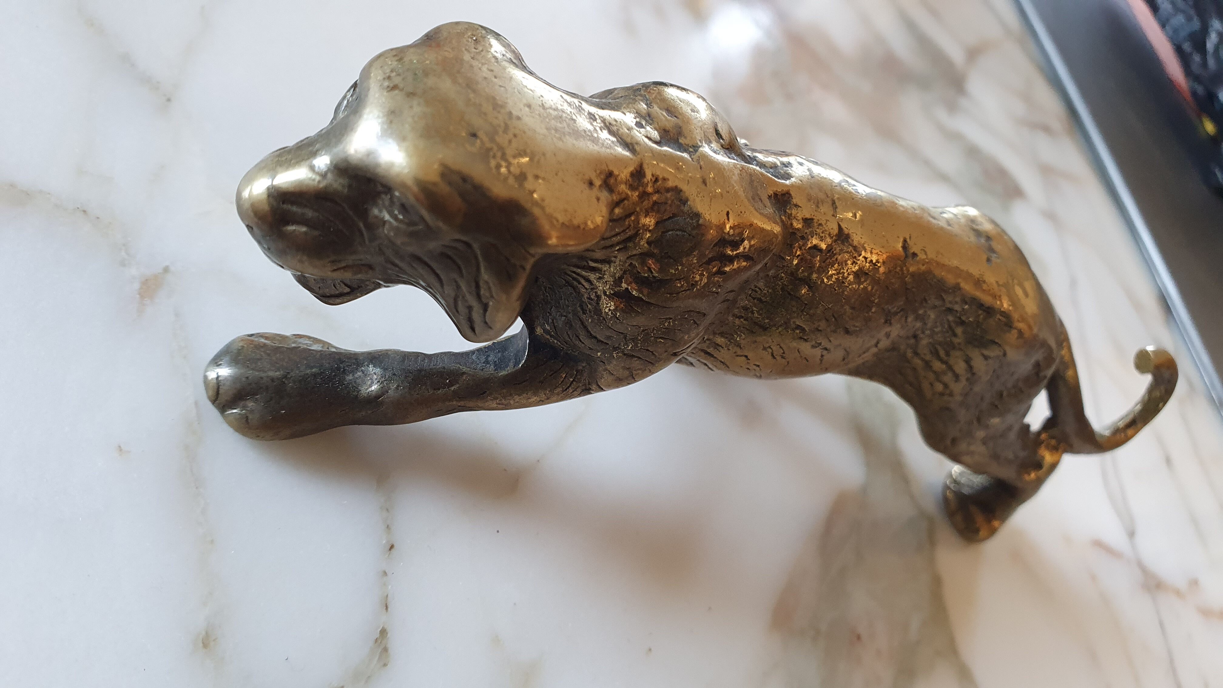 Statuette paper press panthère 70s