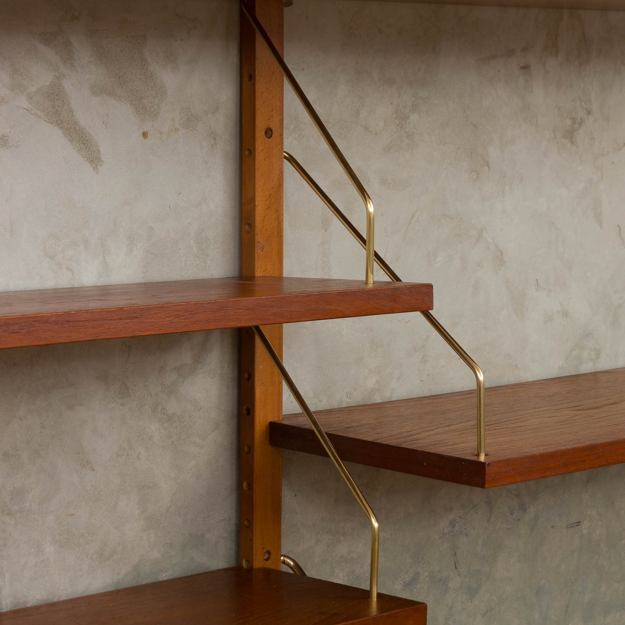 Unité de mur en teck de Cadovius avec le coffret de disques de vinyle