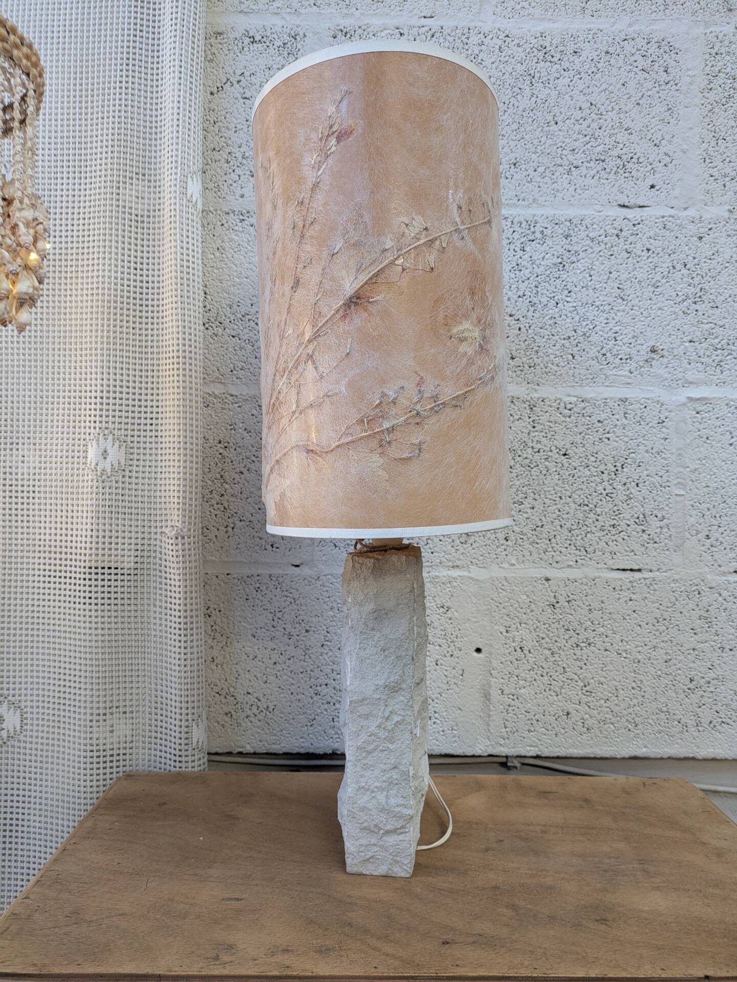 Grande lampe en pierre