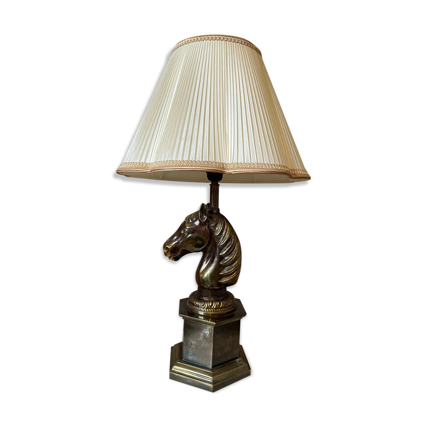 Horse head lamp