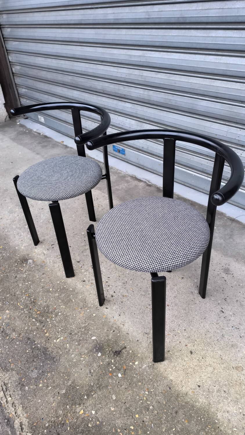 Paire de chaises moderniste 1980