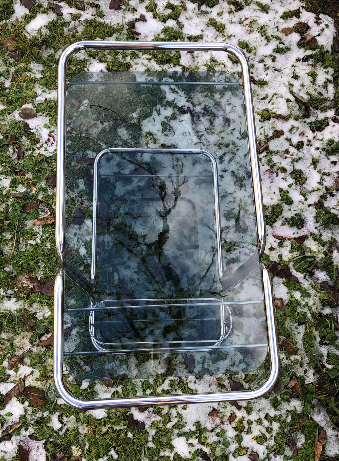 Smoked glass serving