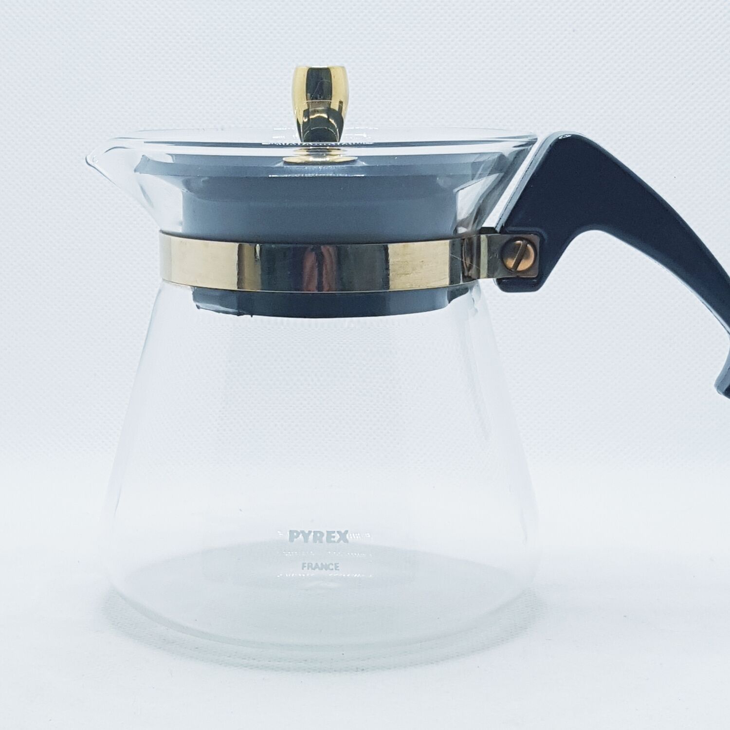 Pyrex mid-century kettle