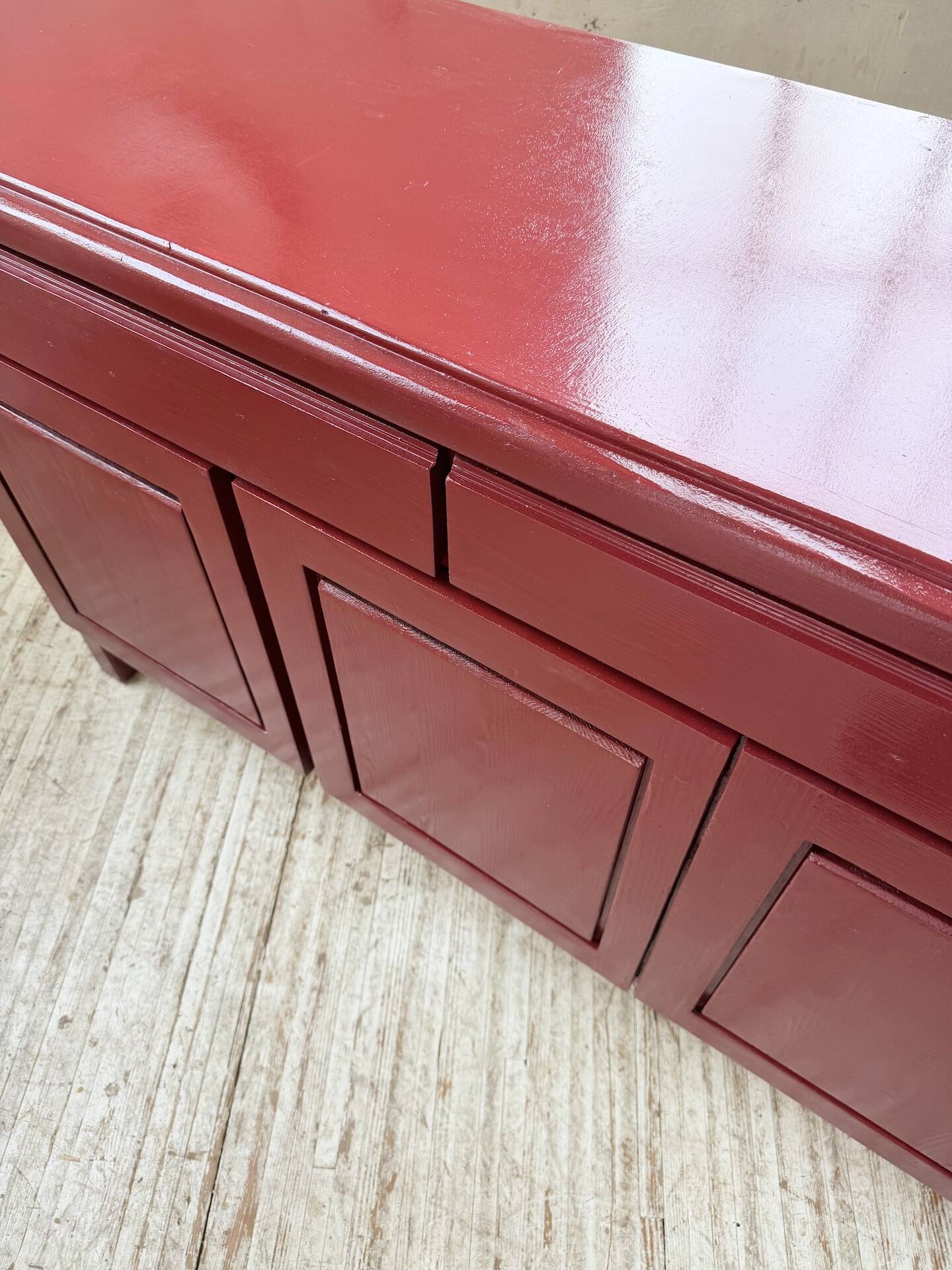 Red lacquered enfilade 1970 160cm