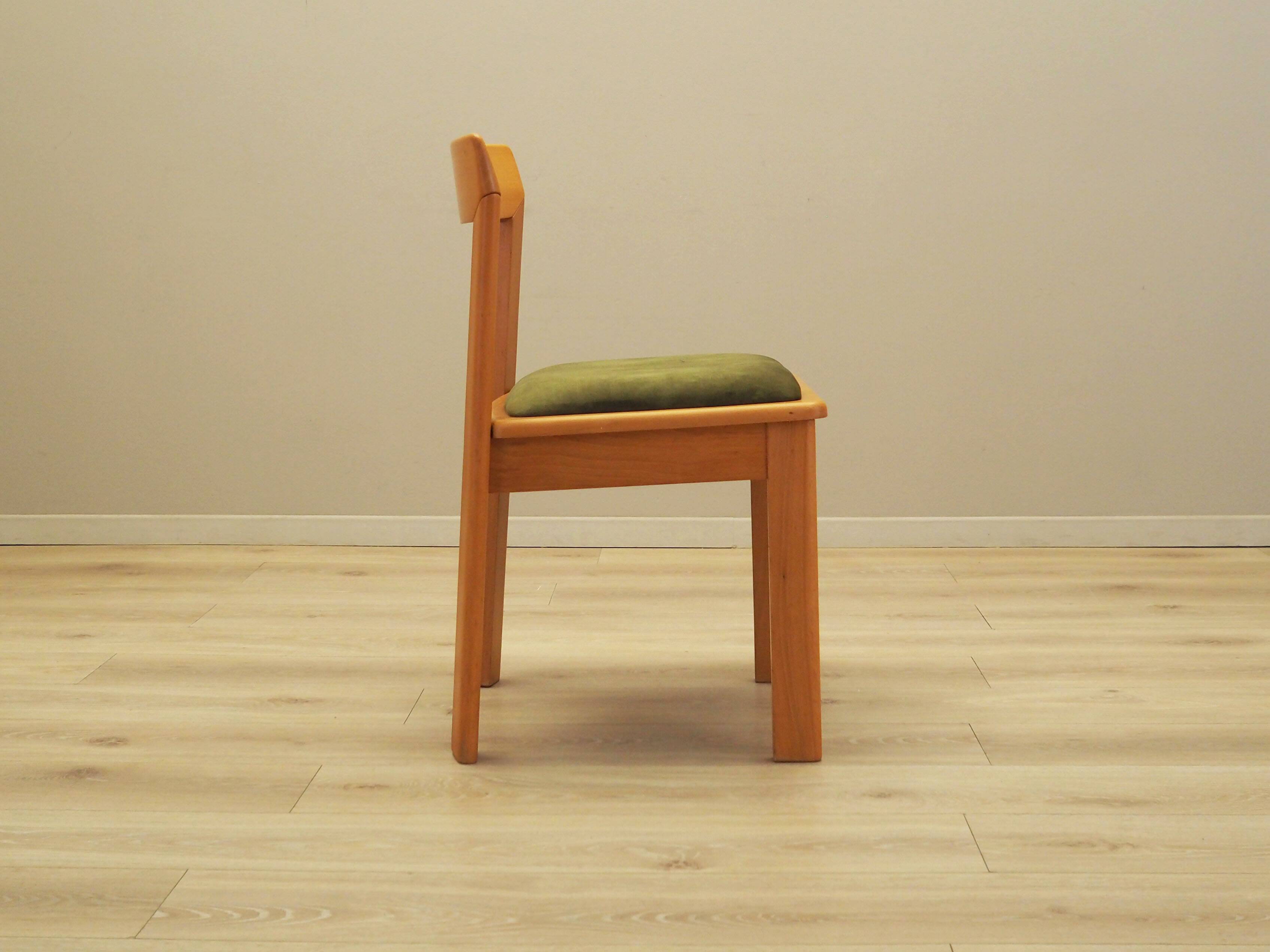 Ensemble de quatre chaises en hêtre, design italien, années 1970, production : Italie