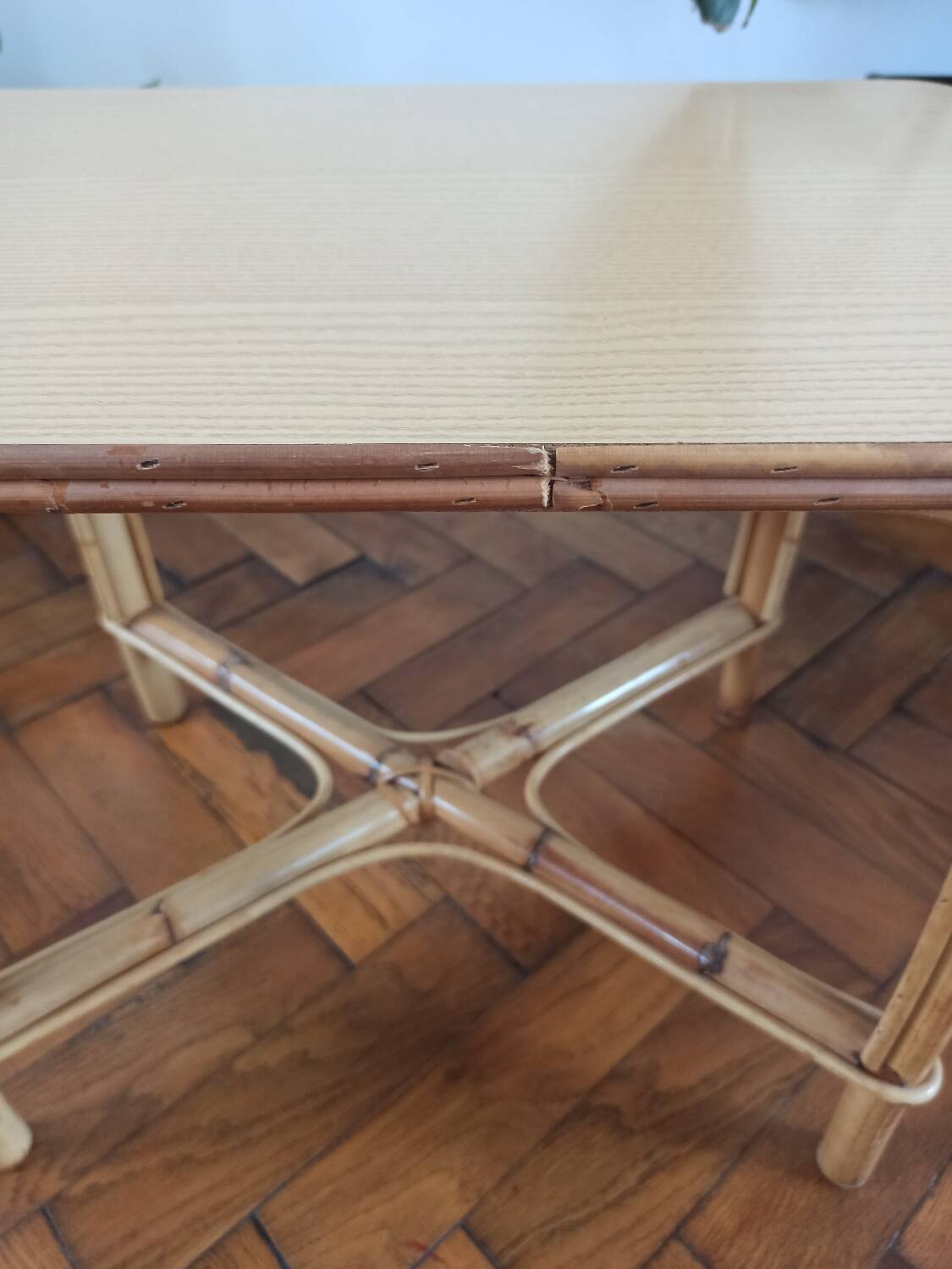 Table d'appoint vintage en rotin et bambou