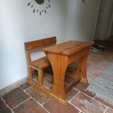 Child desk in solid pine 70s