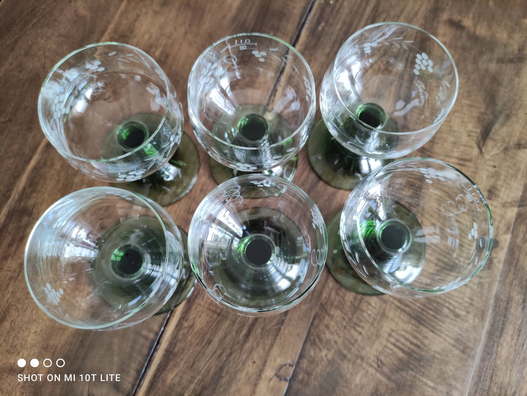 Set of 6 Alsatian wine glasses in chiseled crystal with green turned foot