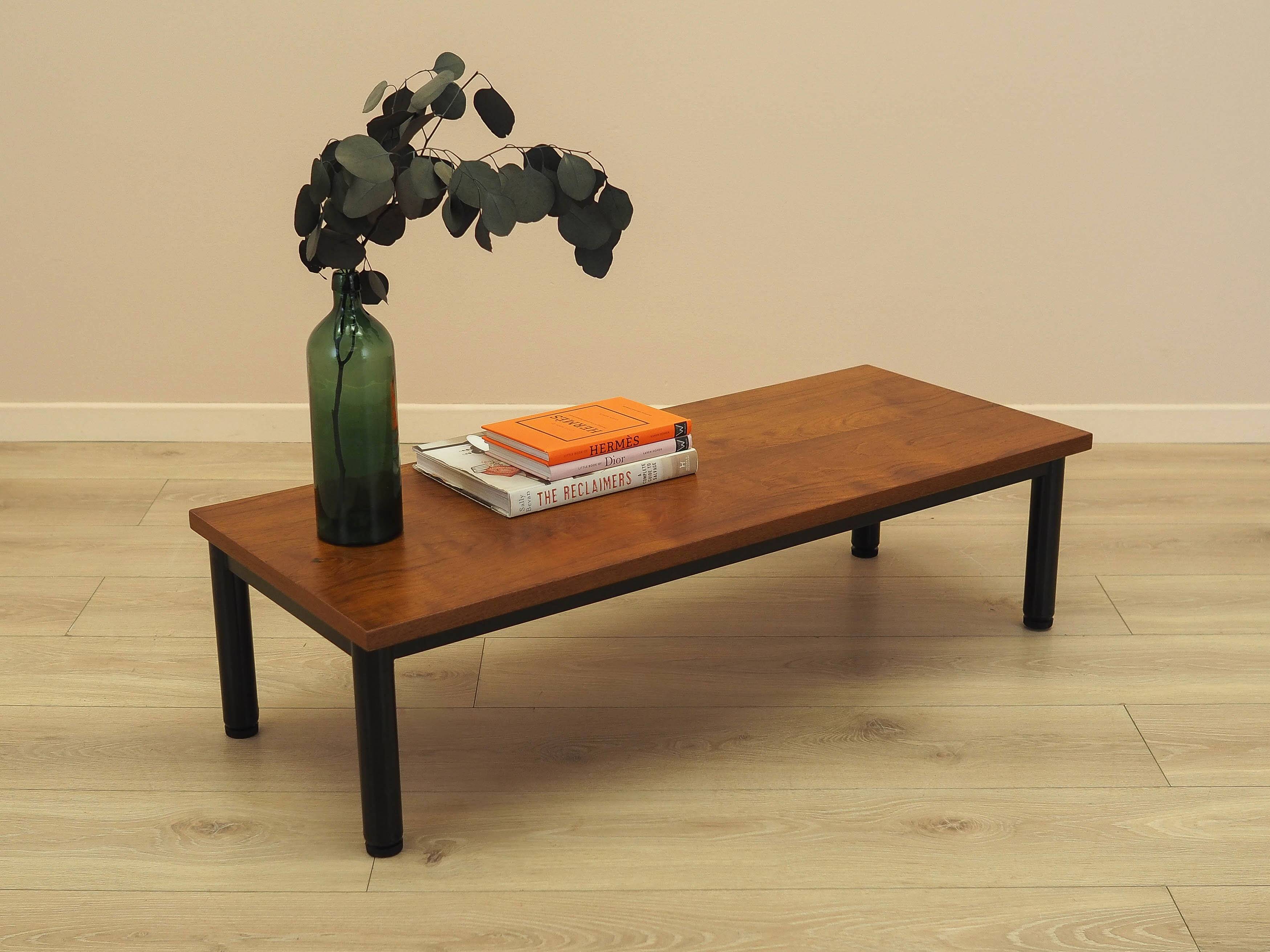 Table basse en placage danois, années 1960