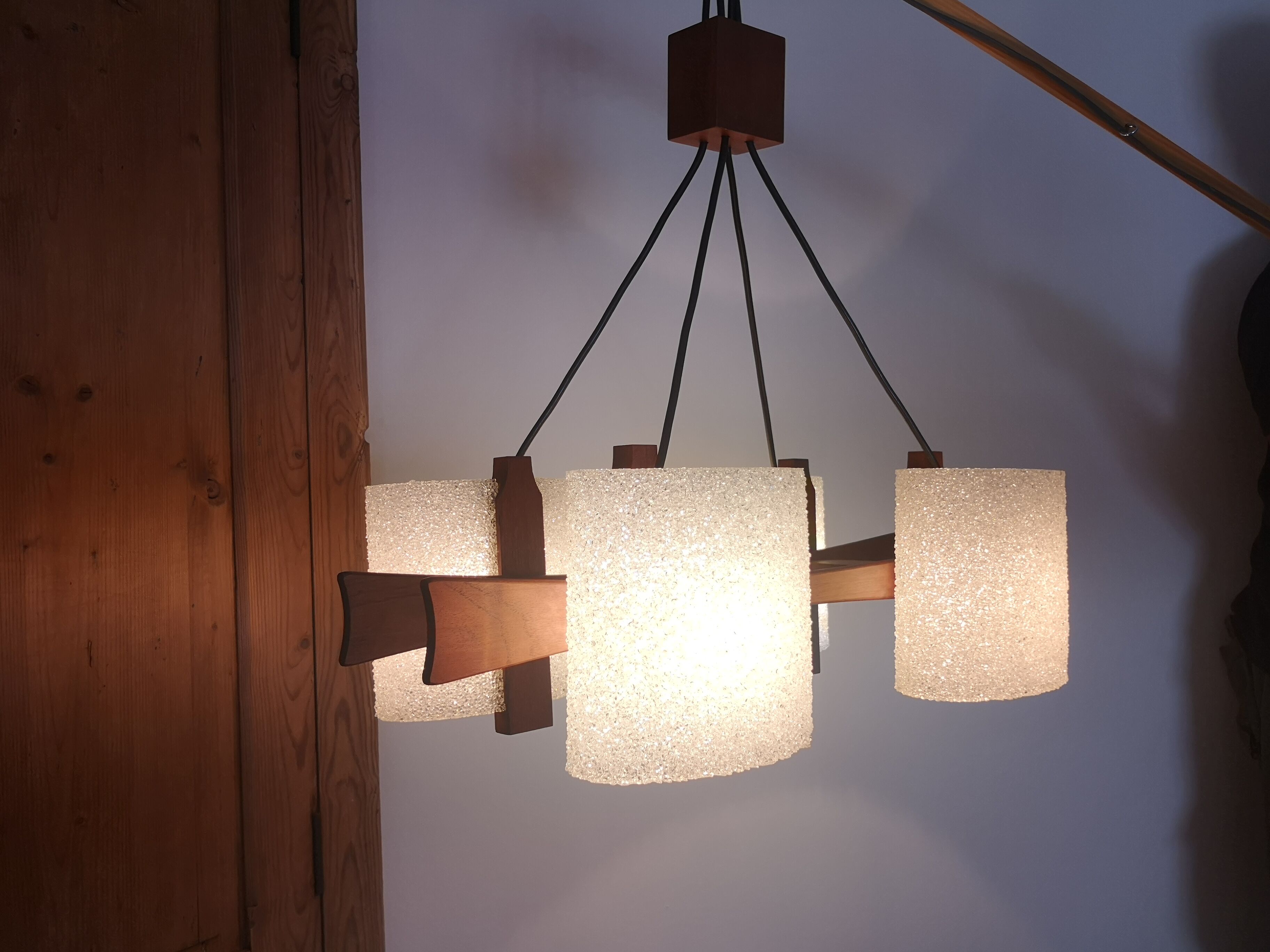 Scandinavian style hanging lamp in perspex and wood
