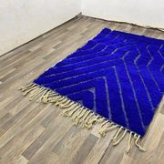 Handmade pure wool rug, traditional craftsmanship, size 250/350 cm.