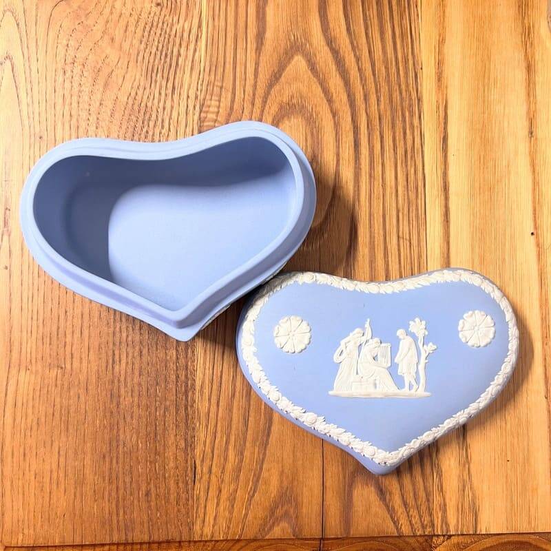 Heart box in Wedgwood