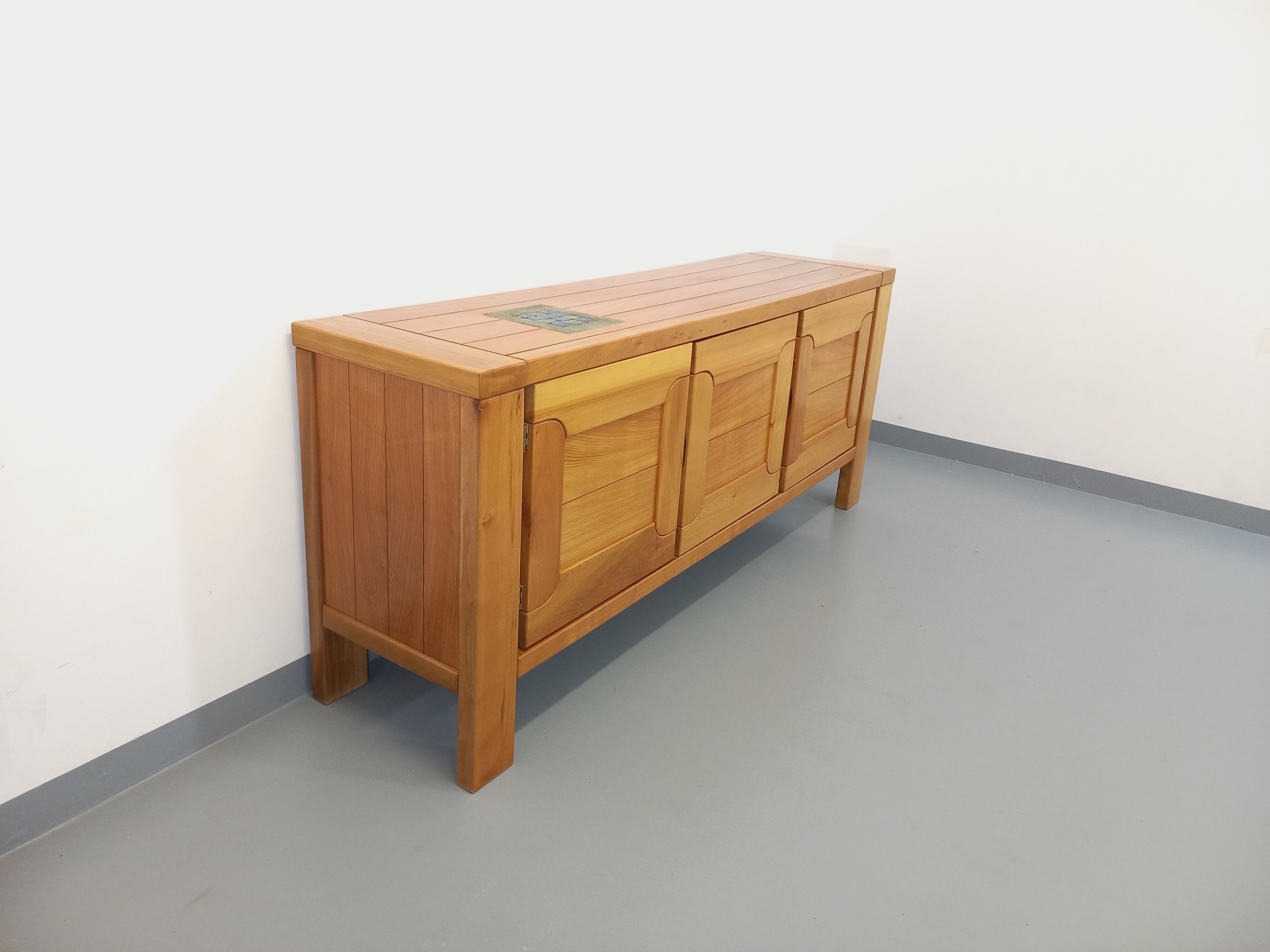 Vintage Maison Regain sideboard in solid elm from the 70s
