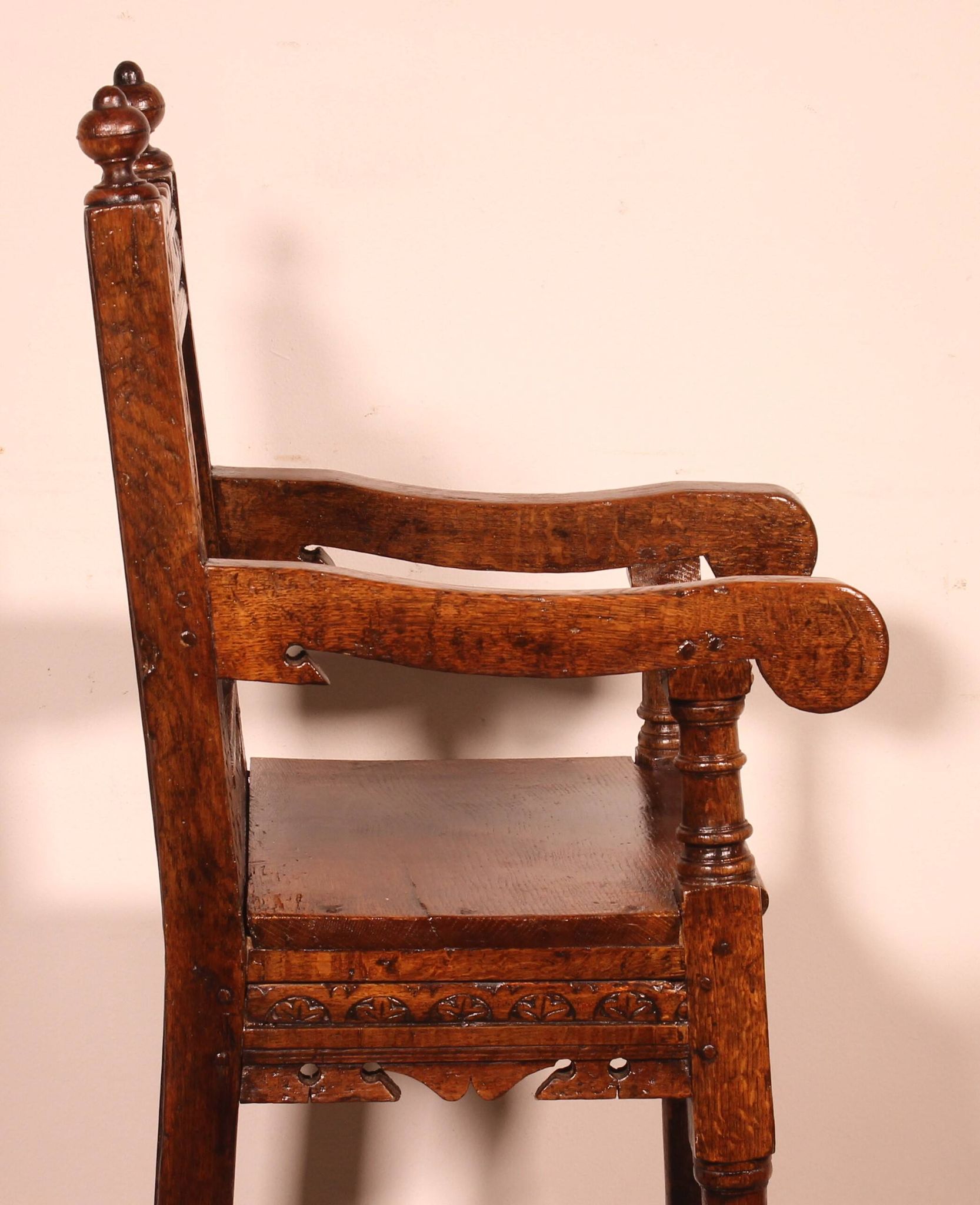 Chaise d'Enfant Haute époque En Chêne Du 17 ° Siècle