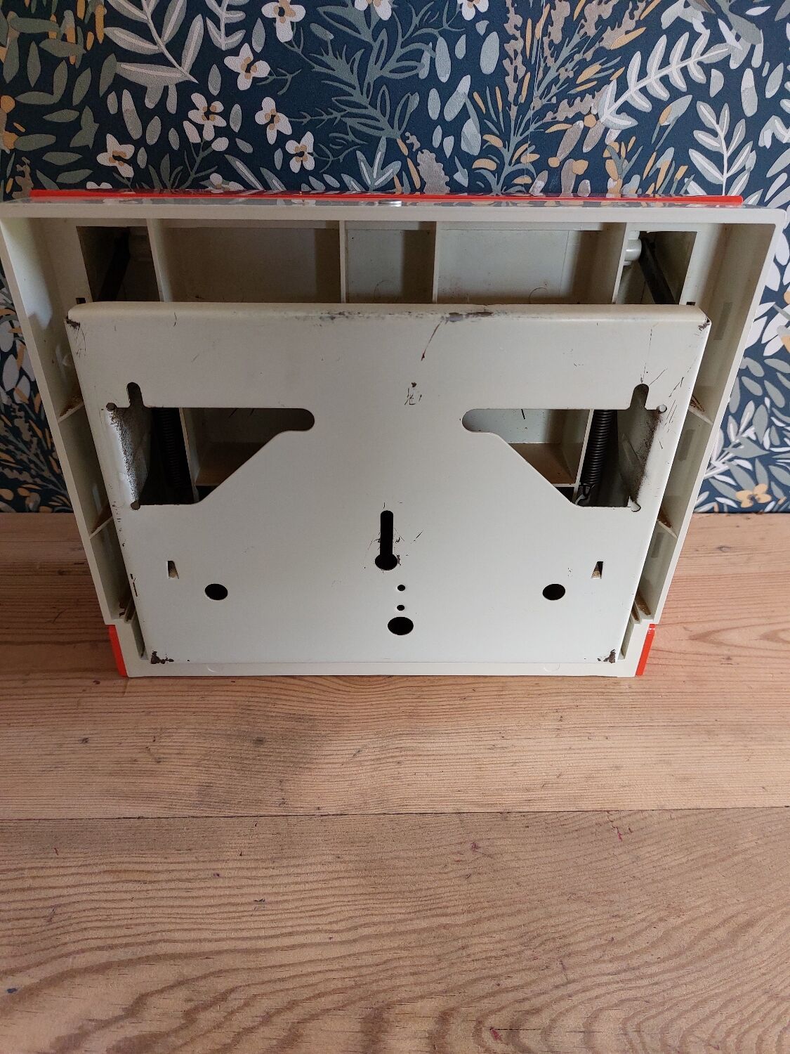 Krups vintage wall scale