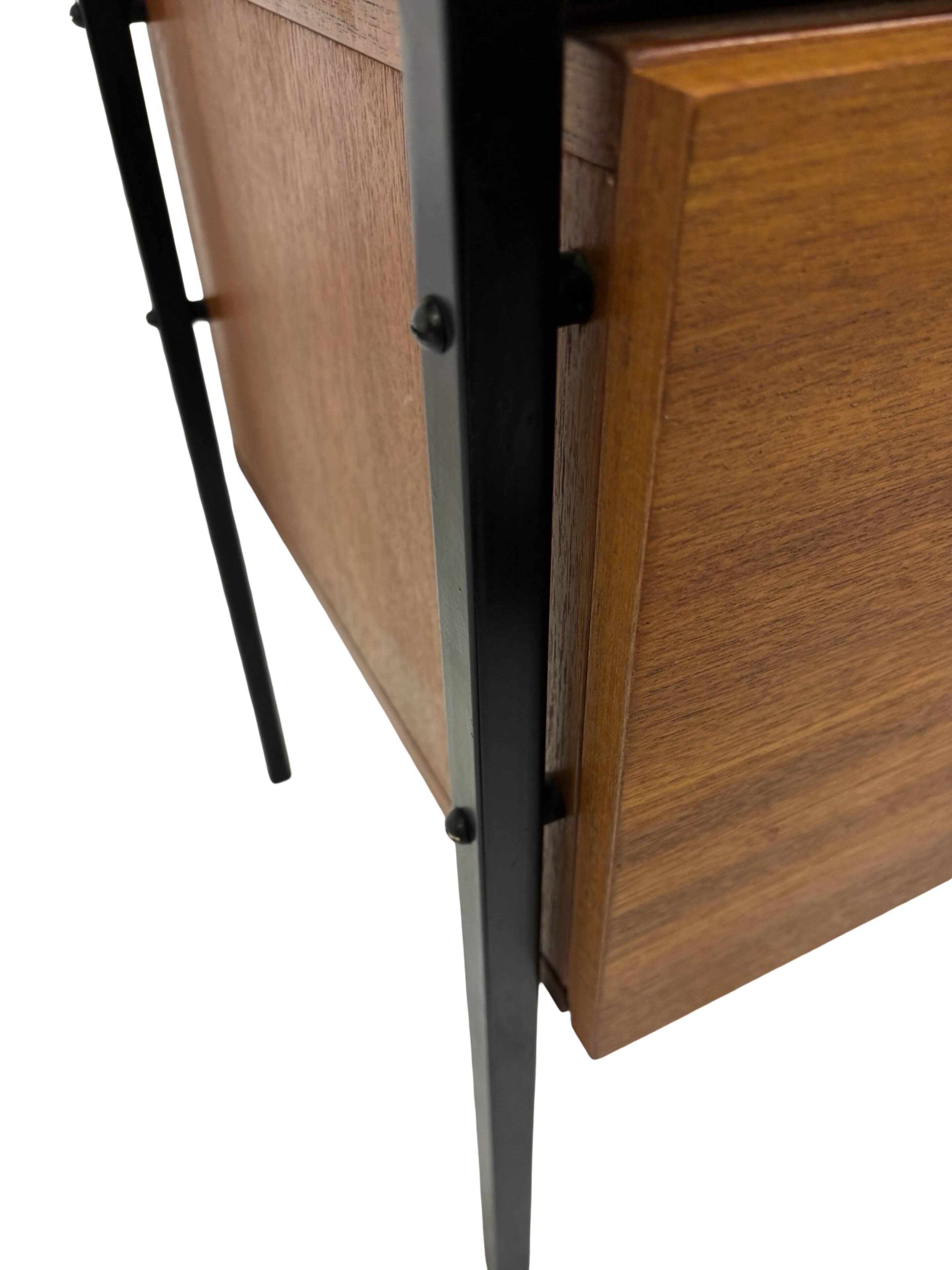 Meuble TV vintage petit format, placage teck, années 1960