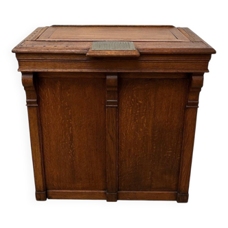 Late 19th century oak reception counter