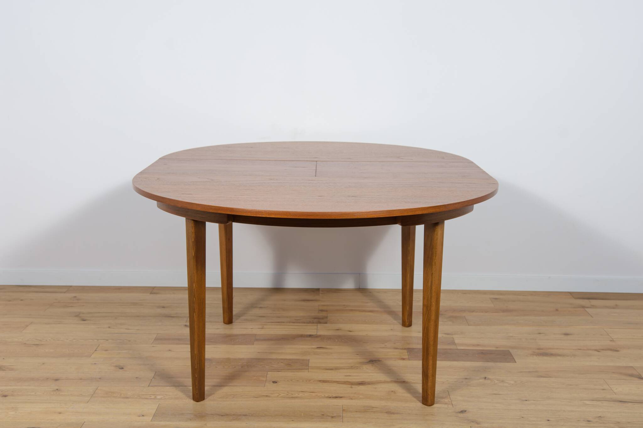 Mid century round extendable dining table and chairs from mcintosh, 1960s, set of 5