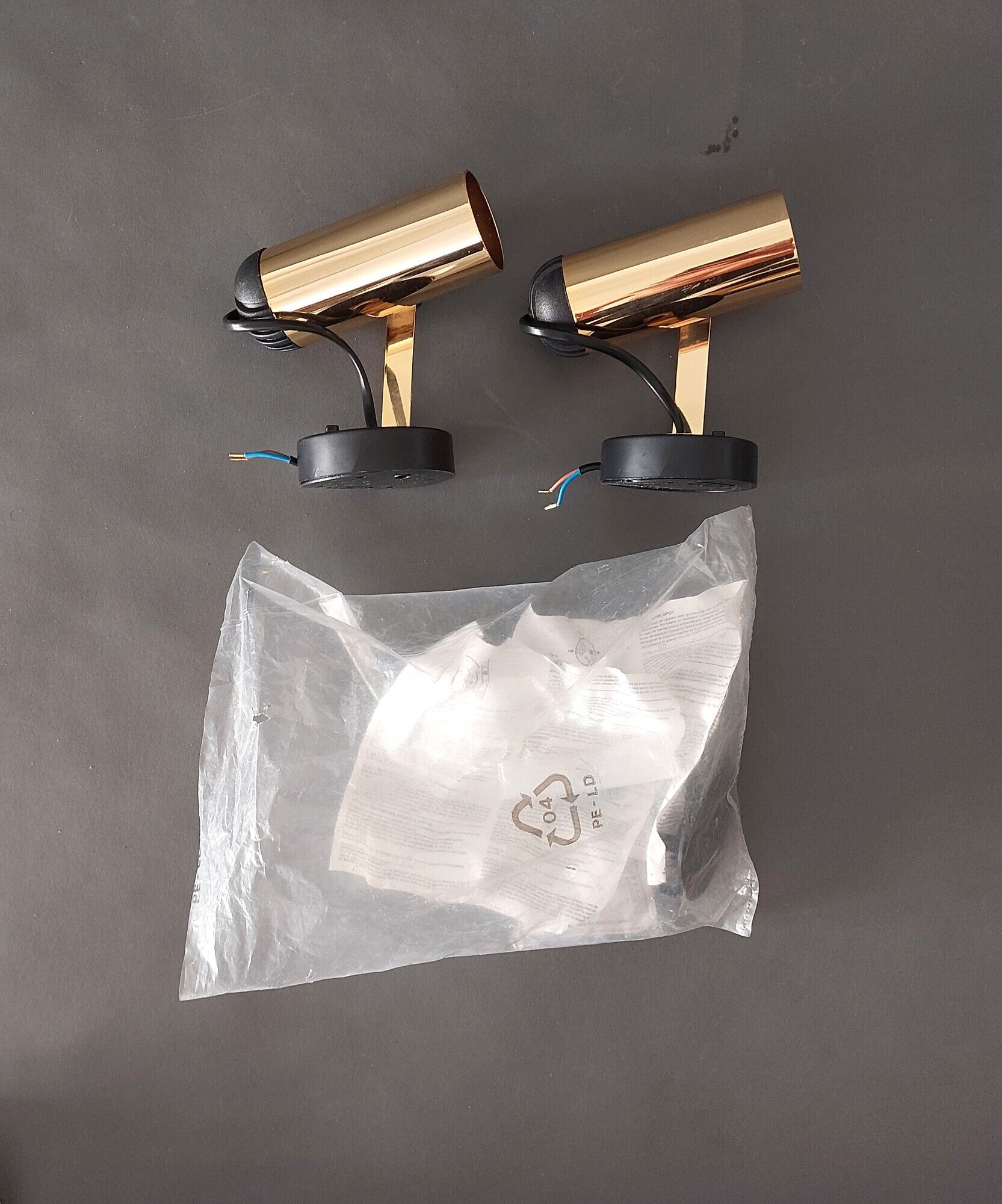 Pair of adjustable spotlight Maureva in gilded brass, Italian design 1980.