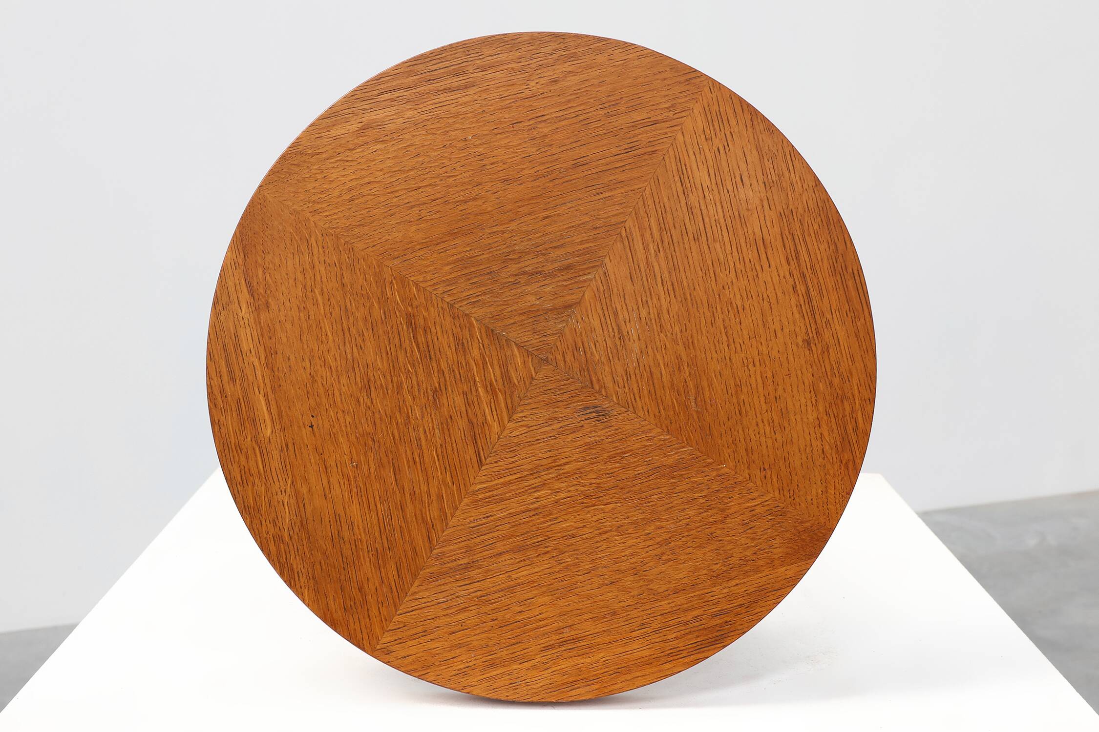 Mid‑Century Tripod Side Table with Black Tapered Legs and Brass Feet, Italy