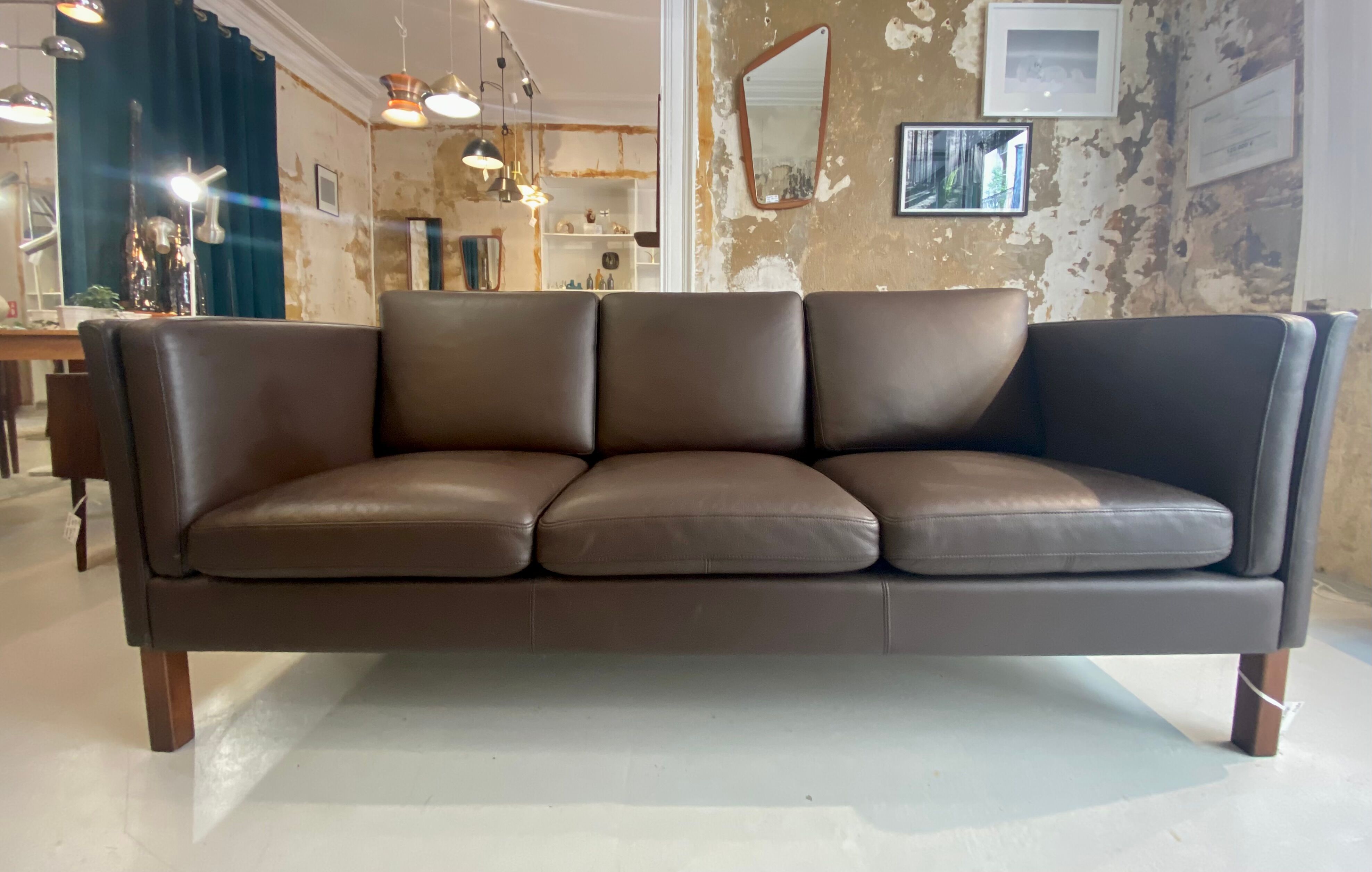 Danish leather sofa 3 places