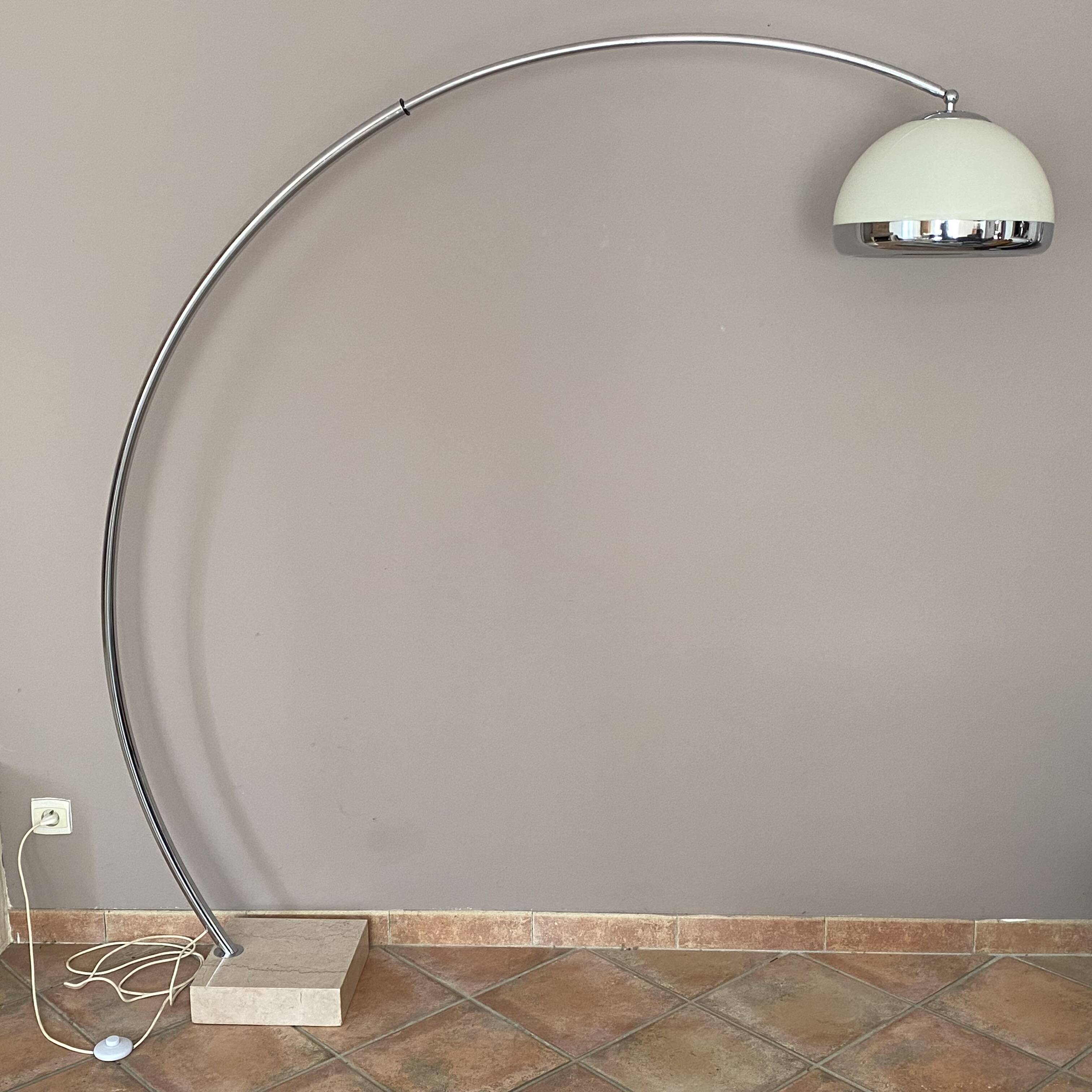 Arc Guzzini floor lamp. 1970. Italy. Marble base.